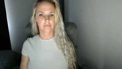 LoVe_On live cam on Cam4