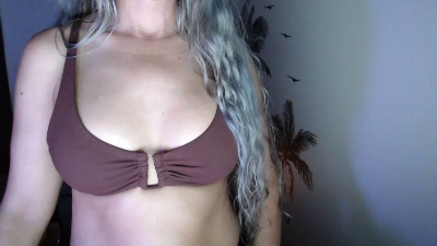 LoVe_On live cam on Cam4