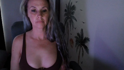 LoVe_On live cam on Cam4