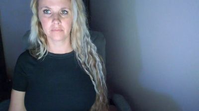 LoVe_On live cam on Cam4