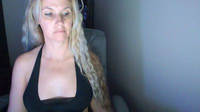 LoVe_On live cam on Cam4