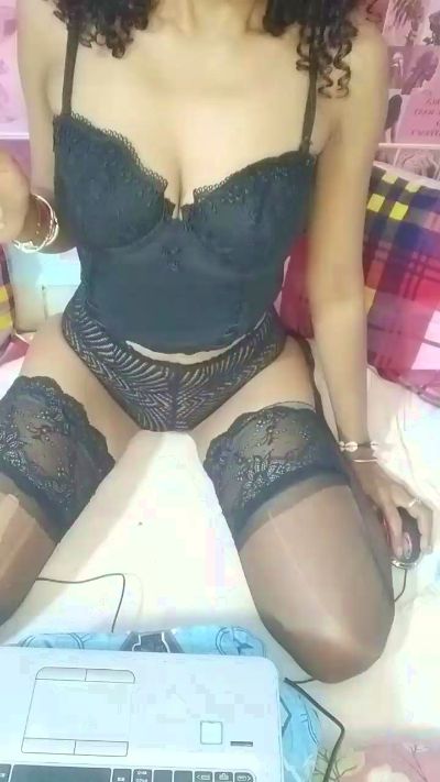 Loana007 live cam on Cam4