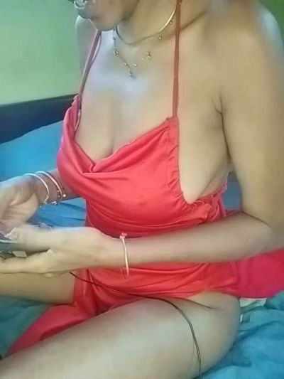 Loana007 live cam on Cam4
