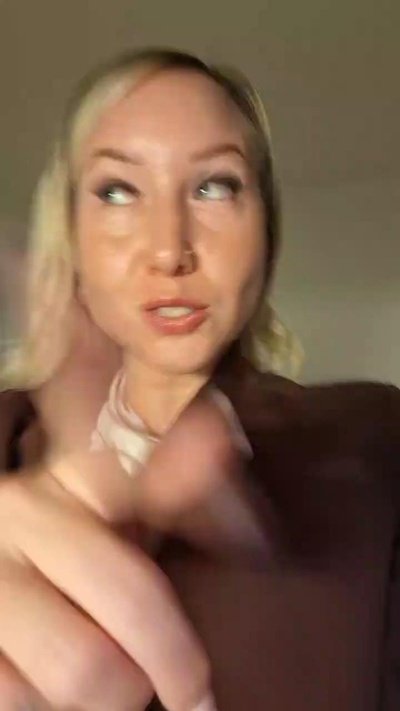 Locita live cam on Cam4