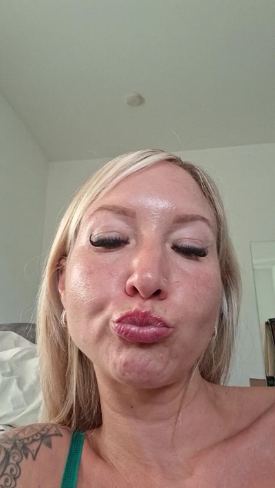 Locita live cam on Cam4
