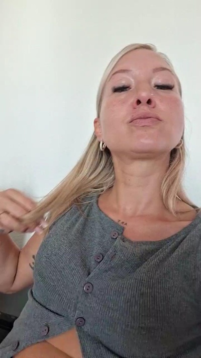 Locita live cam on Cam4