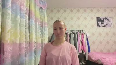 LoganPersia live cam on Cam4