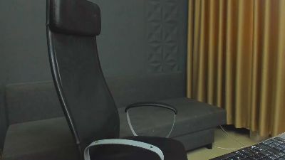 LoganStroud live cam on Cam4