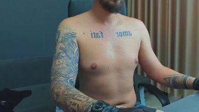 LoganStroud live cam on Cam4