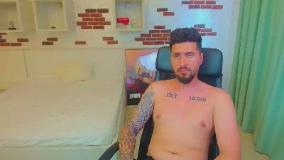 LoganStroud live cam on Cam4