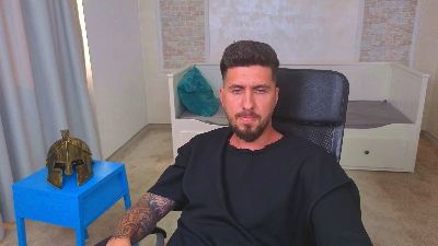 LoganStroud live cam on Cam4
