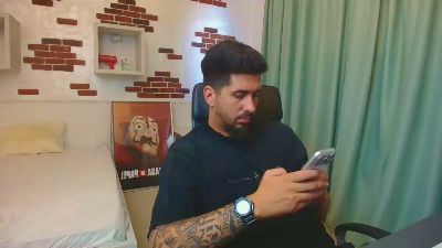 LoganStroud live cam on Cam4