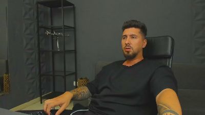 LoganStroud live cam on Cam4