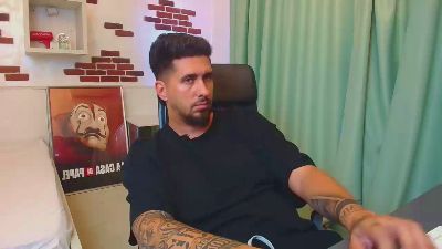 LoganStroud live cam on Cam4