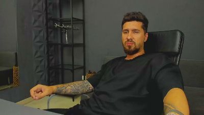 LoganStroud live cam on Cam4