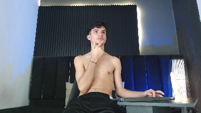 Logan_Steel live cam on Cam4