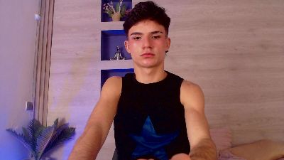 Logan_Steel live cam on Cam4
