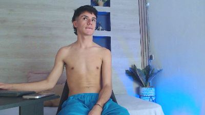 Logan_Steel live cam on Cam4