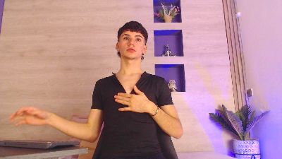 Logan_Steel live cam on Cam4