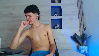 Logan_Steel live cam on Cam4