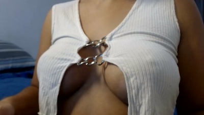Loira_651 live cam on Cam4