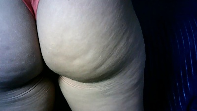 Loira_651 live cam on Cam4