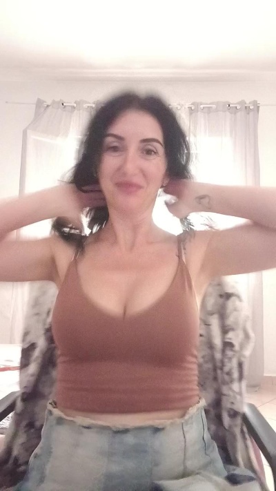 Lola05love live cam on Cam4