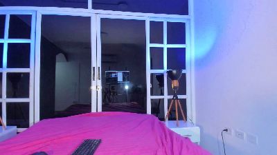 LolaDupont live cam on Cam4