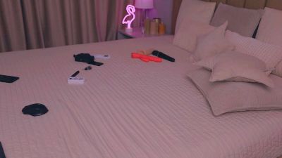 Lola_Paradis live cam on Cam4