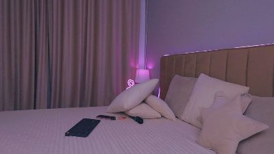 Lola_Paradis live cam on Cam4