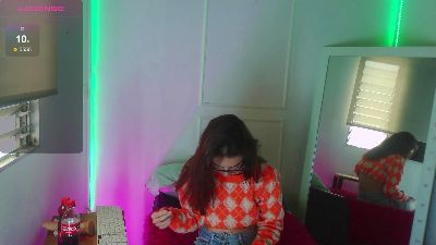 Lola_Pinck live cam on Cam4