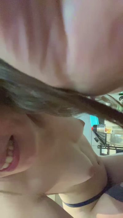 Lola_mojada live cam on Cam4