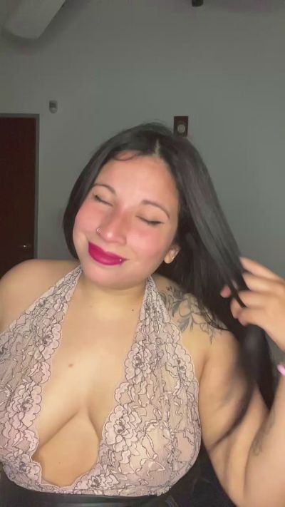 Lolanoir1 live cam on Cam4