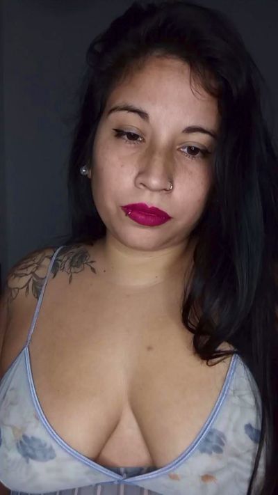 Lolanoir1 live cam on Cam4