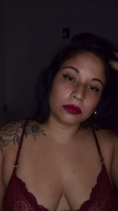 Lolanoir1 live cam on Cam4