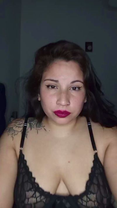 Lolanoir1 live cam on Cam4