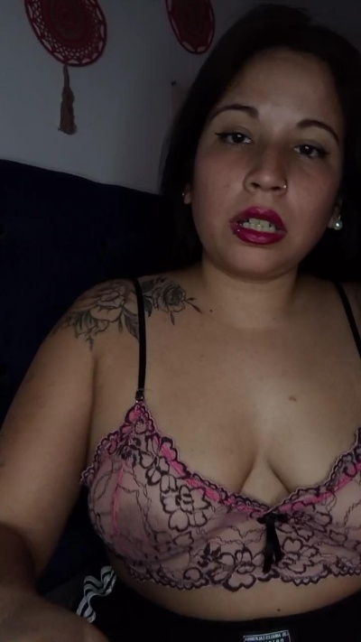 Lolanoir1 live cam on Cam4