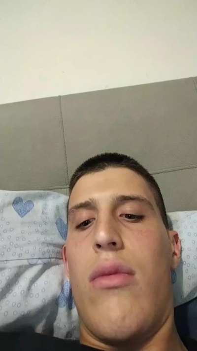 Lolloniccia live cam on Cam4