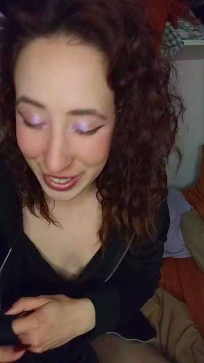 Lolu2457 live cam on Cam4