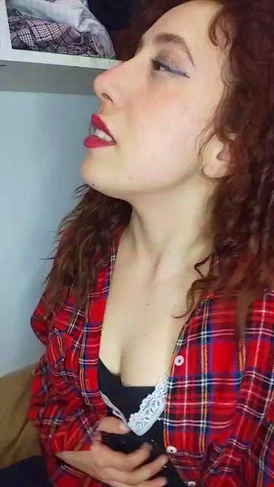 Lolu2457 live cam on Cam4