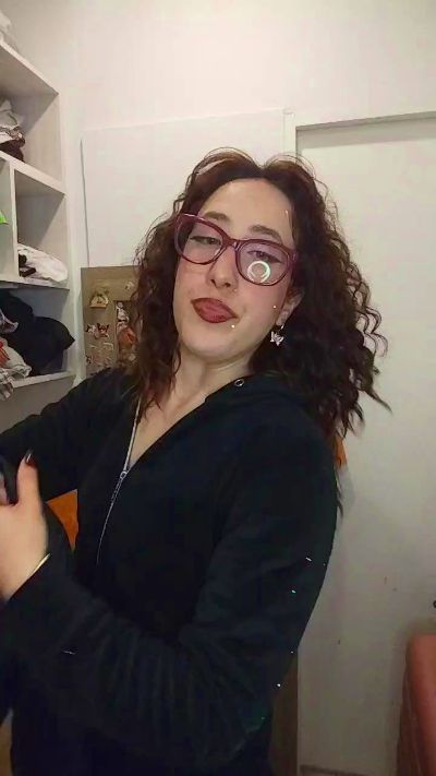 Lolu2457 live cam on Cam4