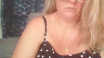 Lolybluelamilf live cam on Cam4