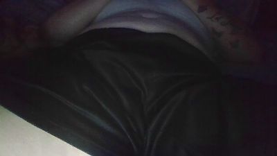 Lonely4u2b live cam on Cam4