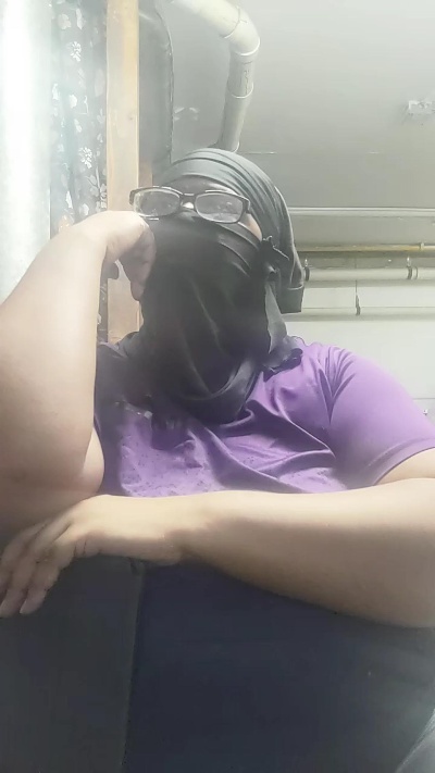 Lonevirgo live cam on Cam4