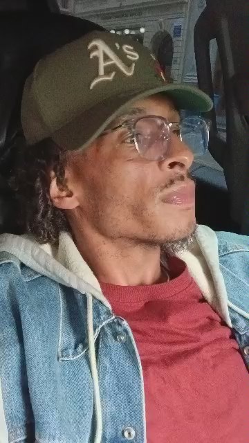 Longdaddyjordan live cam on Cam4