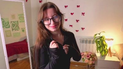 LoniMinery live cam on Cam4