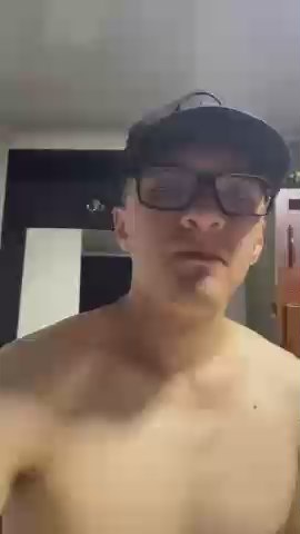 LooneyHub777 live cam on Cam4