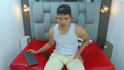 Loony_Zion live cam on Cam4