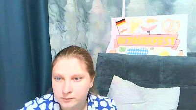 Loooving_Emma live cam on Cam4