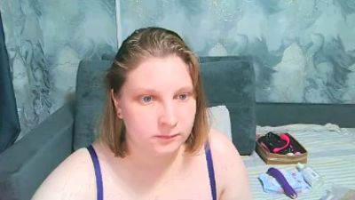 Loooving_Emma live cam on Cam4